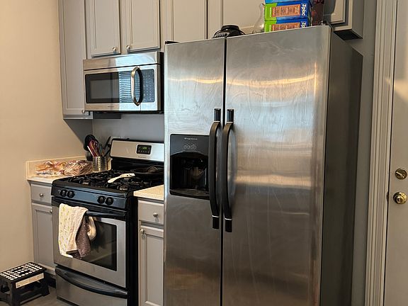 4th image of 1540 N Ashland Ave #2R