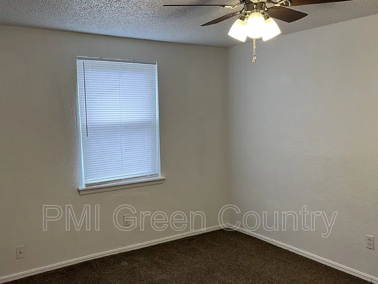 318 E Redwood St #72-4 — Photo 14
