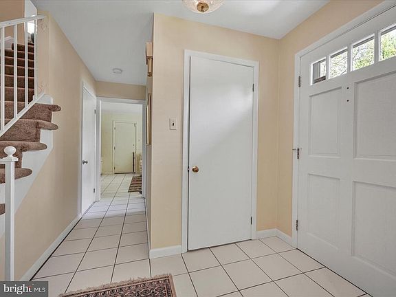 3rd image of 812 Conodoguinet Dr