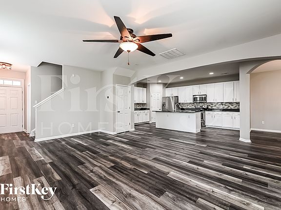 4th image of 372 Sanctuary Park Dr