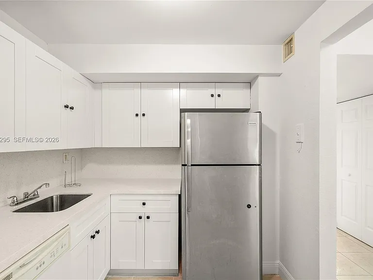 4205 N University Dr #205 — Photo 6