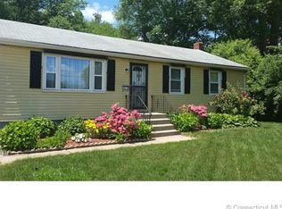 15 Chapel St, Bloomfield, CT 06002