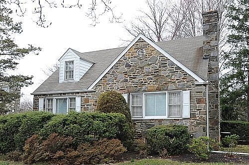 2nd image of 1533 Sandy Hill Rd