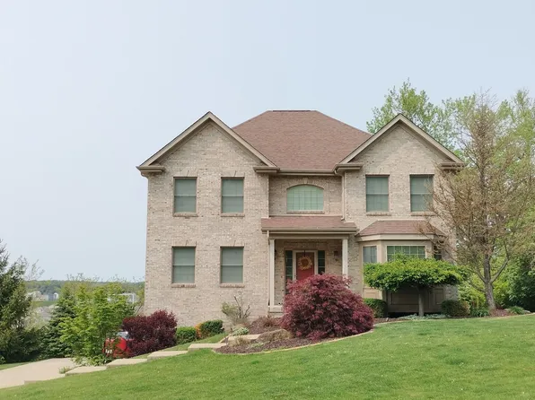 3300 Woodwind Dr, Clairton, PA 15025