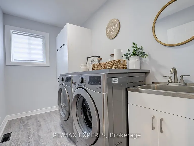 72 Donald Cres — Photo 19