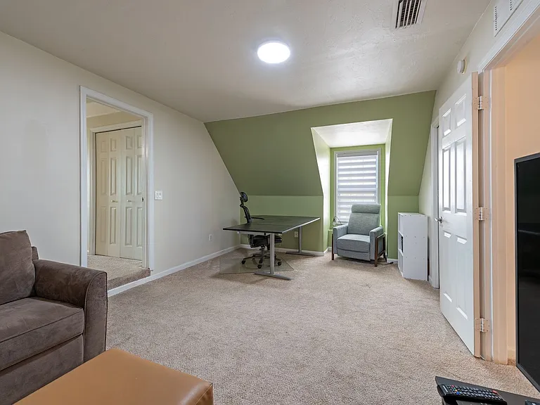 481 Leawood Cir — Photo 14