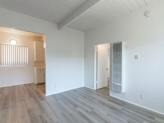 5th image of 11710 S Budlong Ave #16