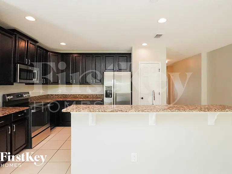 3734 Briarwood Estates Cir — Photo 6