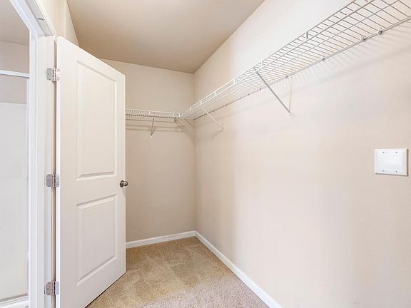 4th image of 9215 174th St E