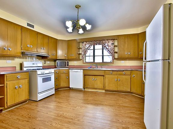2nd image of 47 Garfield St APT 2
