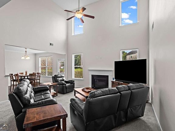 5th image of 2430 Overlook Ave