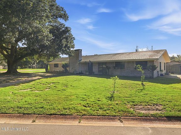 3rd image of 12713 Cambridge Blvd