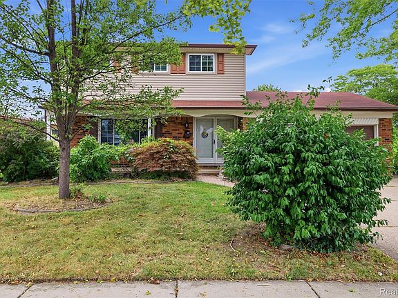 2nd image of 2747 Cromie Ct