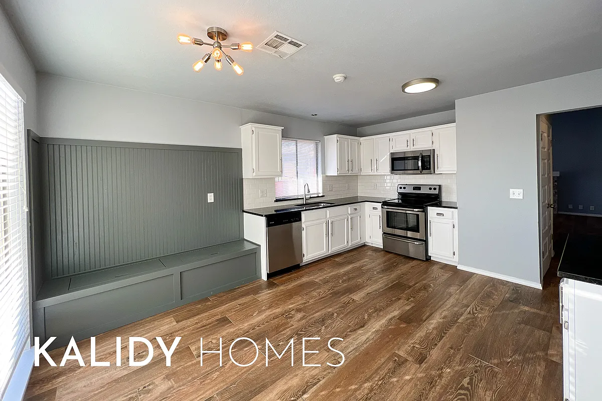 Building Photo - 1225 Sequoyah Placeunit E