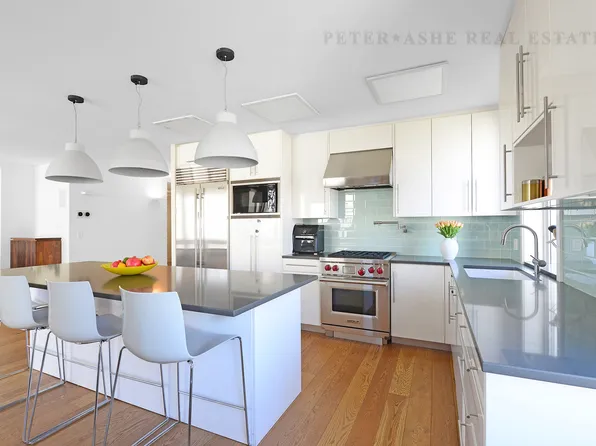 220 East 65th Street image 1 of 23