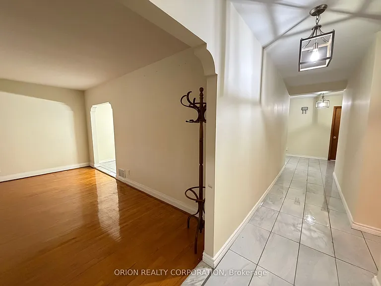 3 Romar Cres — Photo 2