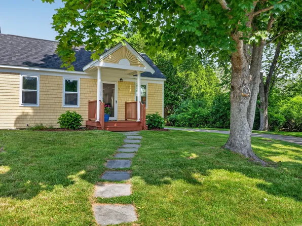 17 Woodside Meadow Road #7, York, ME 03909