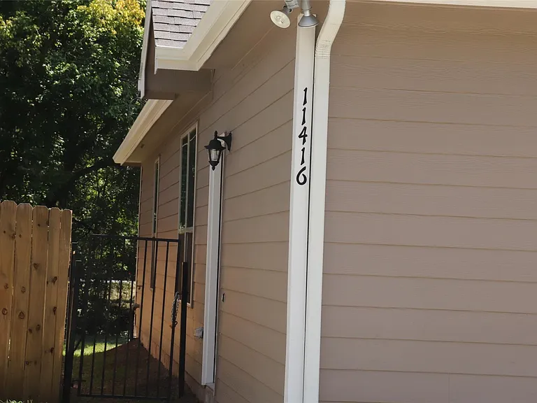 11416 Underwood St — Photo 3