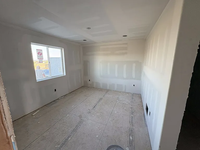 943 S Sweetwater Dr — Photo 17