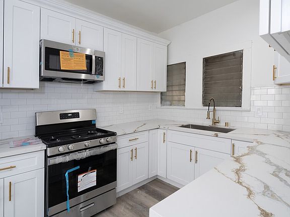 3rd image of 1587 W 35th Pl #A