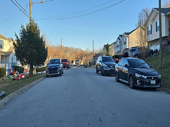 5th image of 947 Hedge Apple Dr