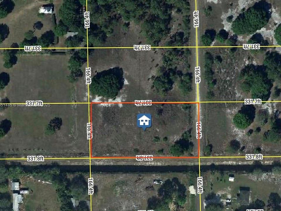 2nd image of 810 N Sendero St
