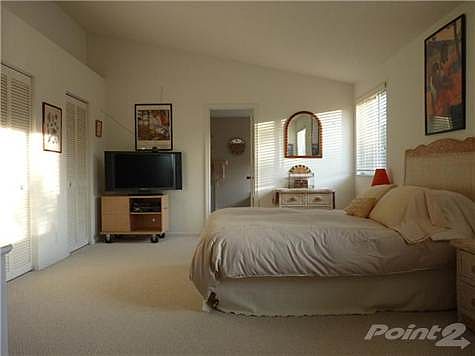 5th image of 4123 Trenton Ave
