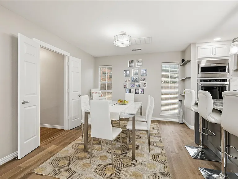 600 Raintree Cir — Photo 12