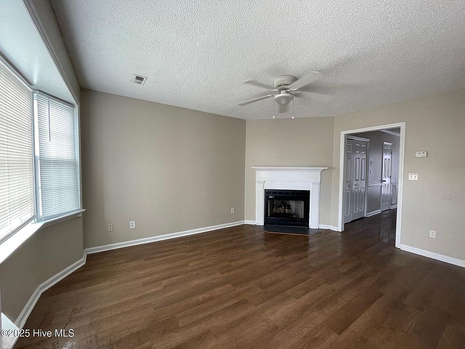 1st image of 3826 Sterling Pointe Dr N #9