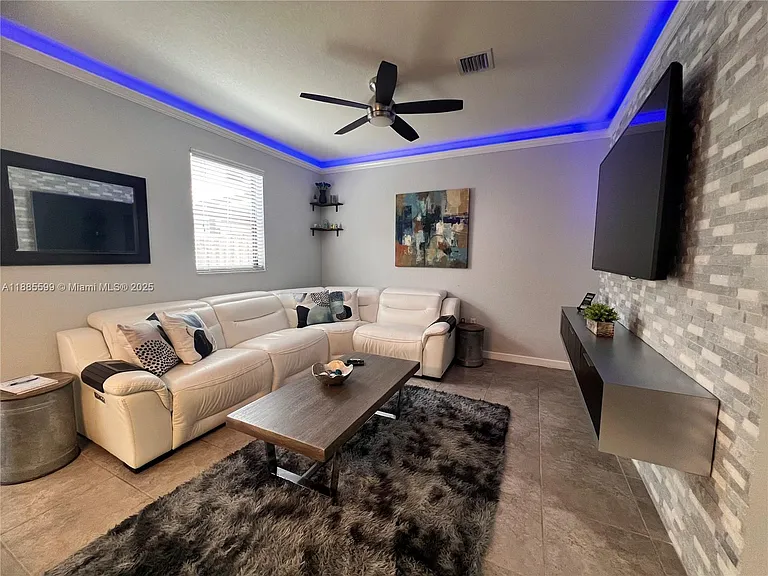 159 SE 34th Ave — Photo 8