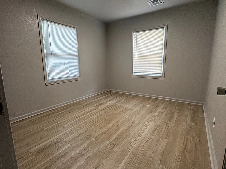 819 N Denver St — Photo 10