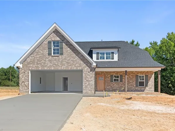 165 Canton Dr, Lexington, NC 27295