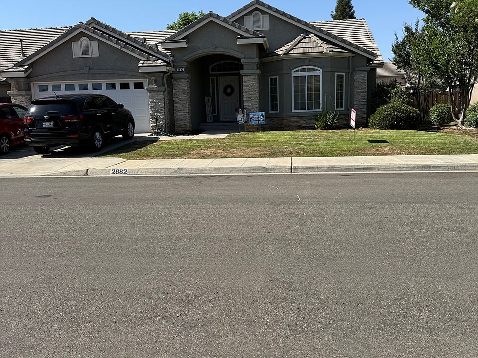 This three bedroom two bath house located in Clovis Unified School District near Willow and Perrin is a great family home with over two thousand square feet. This house also includes washer, dryer, and lawn service. There is no smoking and no pets.