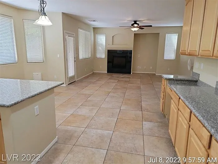 2768 Craigmillar St — Photo 10