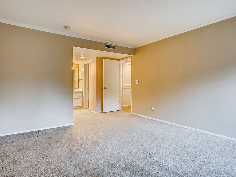 11506 NE 128th St #17 — Photo 17