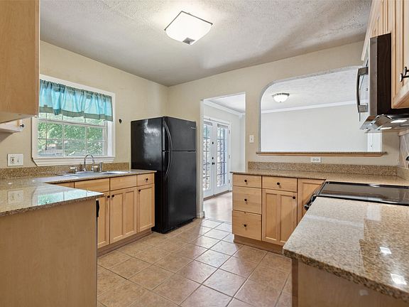 4th image of 3884 Van Ness Ln