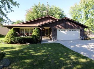 7419 S 77th St, Franklin, WI 53132