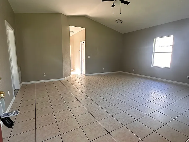 2701 Waver St — Photo 2
