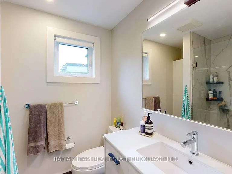 57 Vine Ave #301 — Photo 28