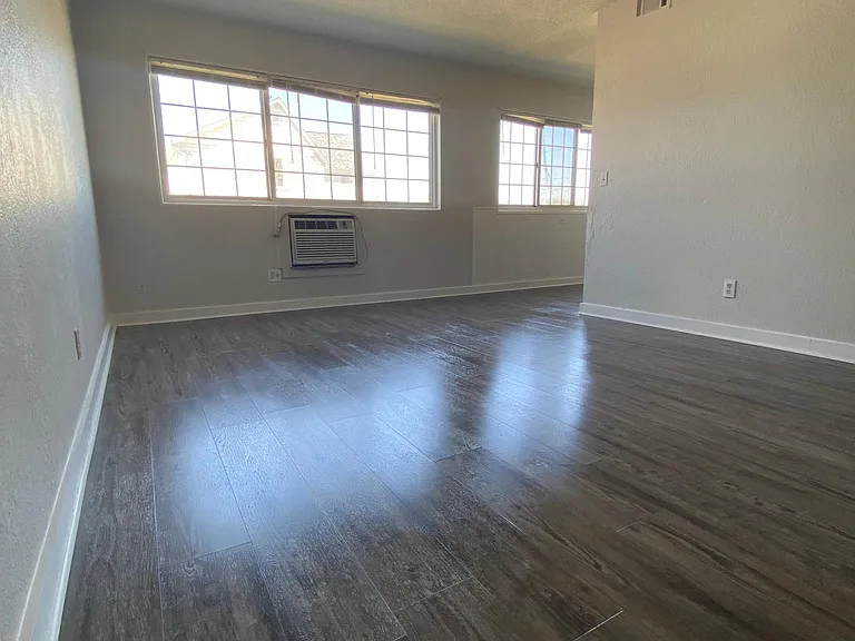 646 22nd Ave NE #8 — Photo 11