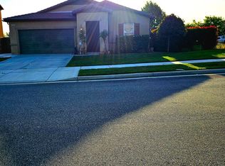 10450 Avignon Way, Bakersfield, CA 93306
