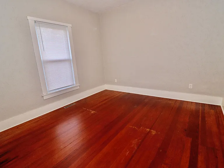 334 Clark Ave — Photo 14