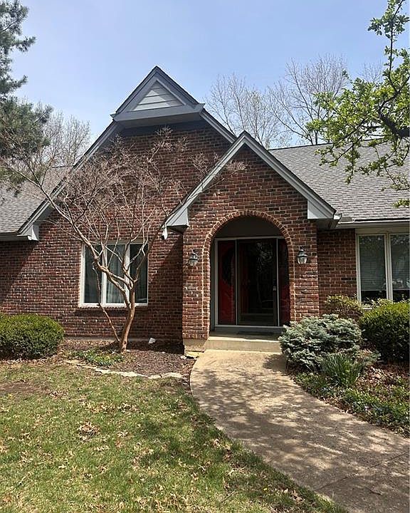 2nd image of 10104 Hemlock Dr