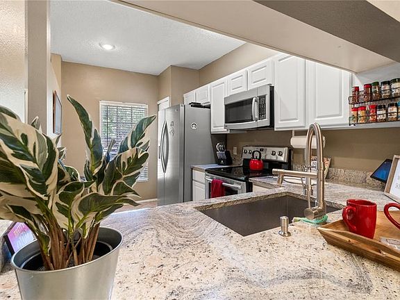 3rd image of 8635 Hunters Key Cir