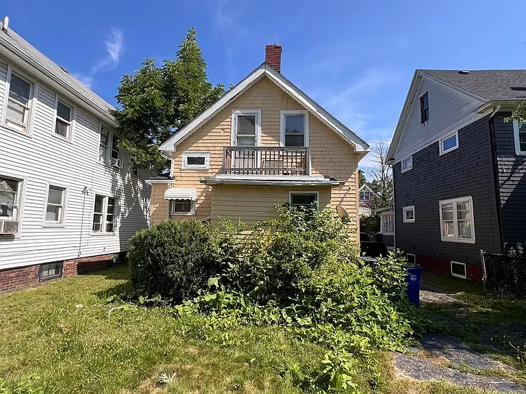 15912 Parkgrove Ave — Photo 2