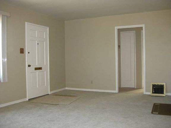 Entrance/Living room