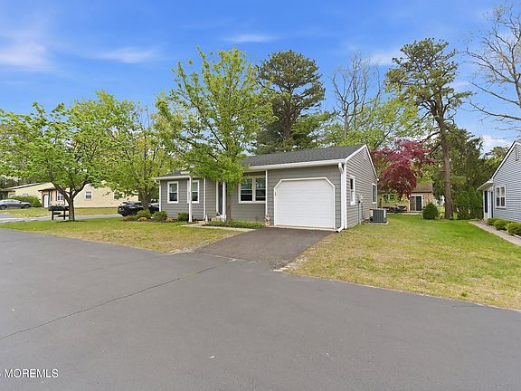 4th image of 2 Berry Hill Road #72