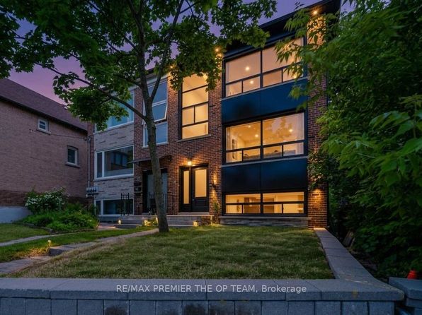 299 Quebec Ave, Toronto, ON M6P 2V2