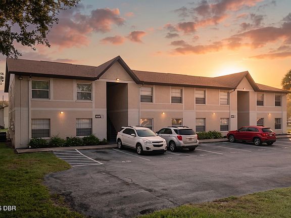 2nd image of 406 Banana Cay Dr APT D