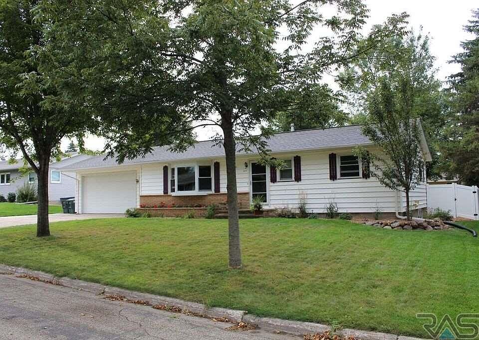 1st image of 513 Central Ln